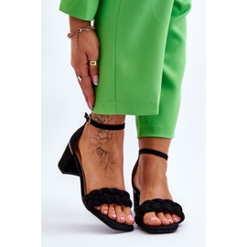 FB2 Wildleder-Sandalen mit hohen Absätzen und verzierten schwarzen Azela-Zöpfen 1