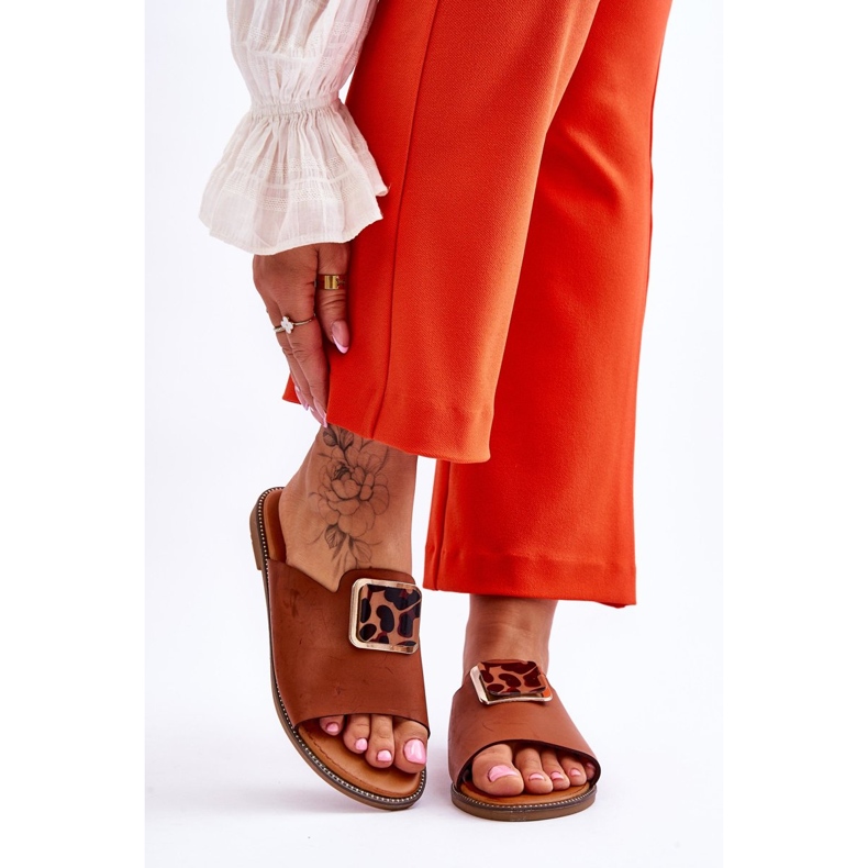 FJ1 Damenhausschuhe mit Zierelement Camel Leonia braun 1