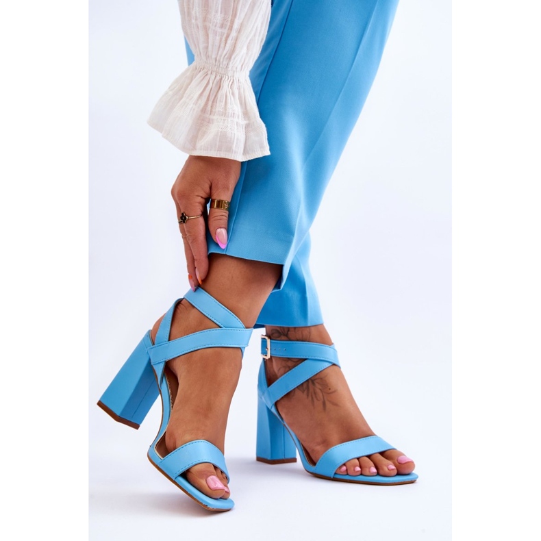 Elegante Sandalen mit Absatz hellblau Michele 2