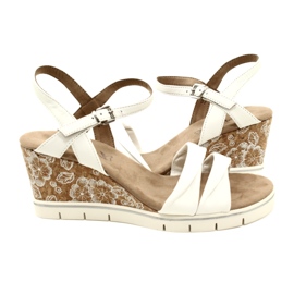 Caprice Keilsandalen aus Leder 9-28710-20 160 Weiß Softnap 1