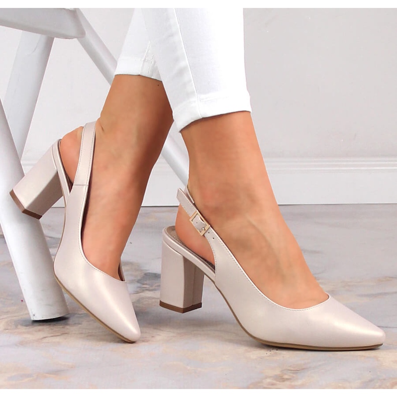 Damensandalen auf der Post beige Perle Sergio Leone SK162 1