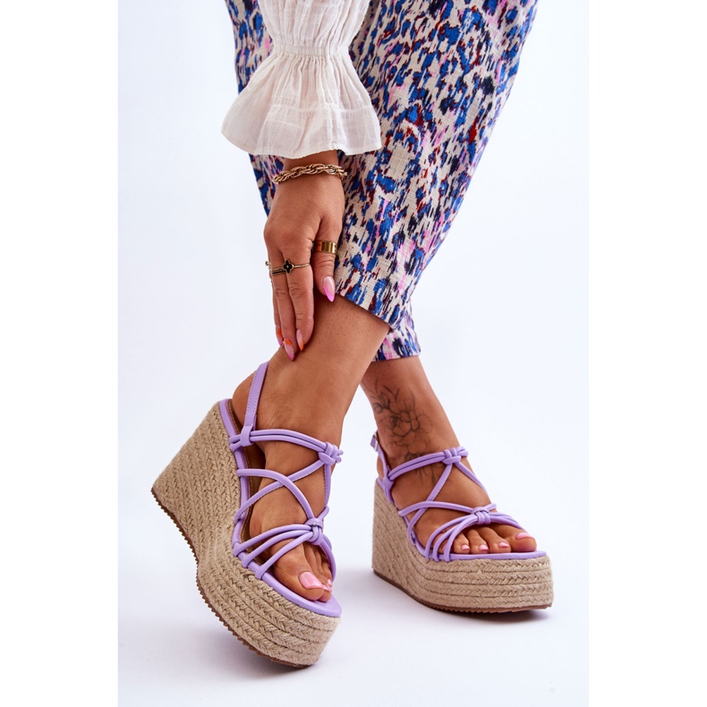 Modische Nessia Wedge Wedge Sandalen mit Zopf violett 2