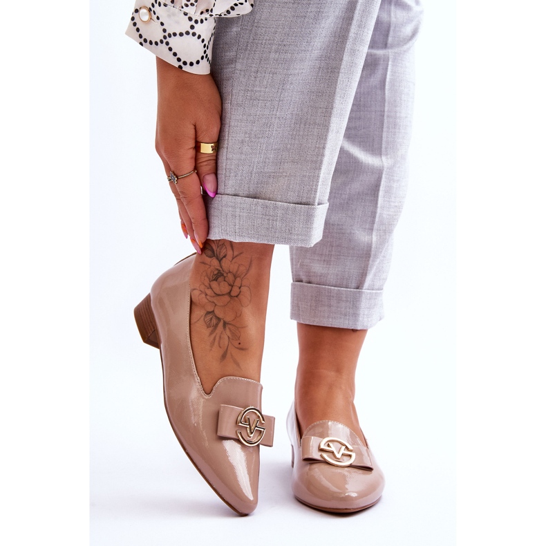 Vinceza Loafer aus Lackleder mit niedrigem Absatz Beige Asselia 1