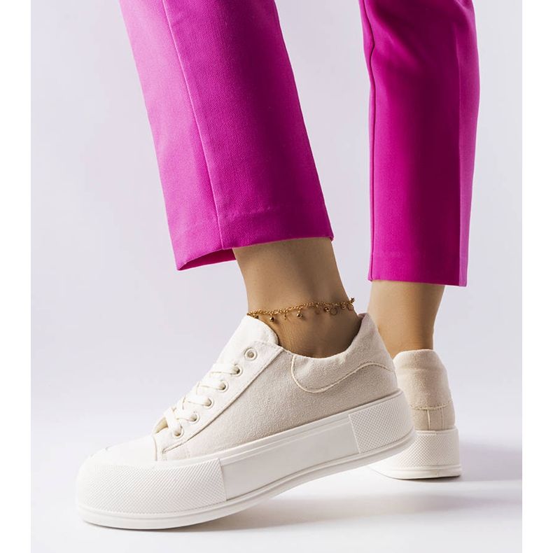 BM Beige Plateausneaker von Agathe 1