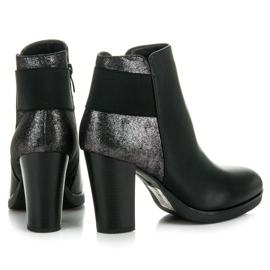 Vinceza Stiefel am Pfosten schwarz 1