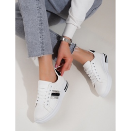 Shelovet Damen-Sneakers auf einem hohen Plateau weiß 2