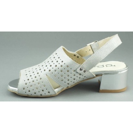 Dolce Pietro Silberne Sandalen am Pfosten 2084 1