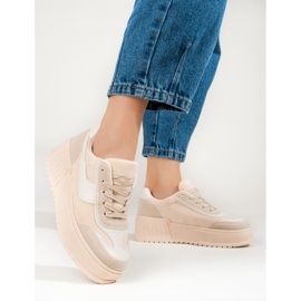 Beige Wildlederstiefel mit dickem Plateau von Shelovet 1