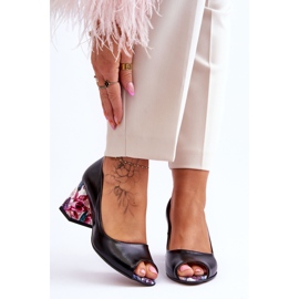 Lewski Shoes Lederpumps mit dekorativem Absatz Leski Shoes 2608/K Schwarz 1