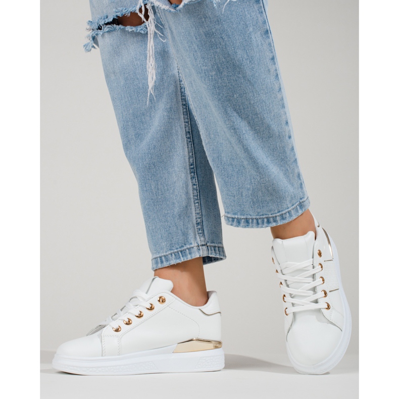 Sportschuhe für Damen in Weiß und Gold von Shelovet 2