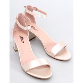 BM Clarence Apricot Sandalen mit niedrigem Absatz beige 1
