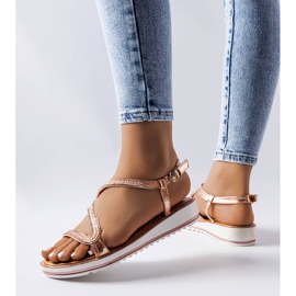 Rosafarbene Sandalen, verziert mit Orville-Strasssteinen 1