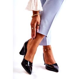 Alberto Violli Lackierte Frauenpumpen auf dem schwarzen Pfosten 1