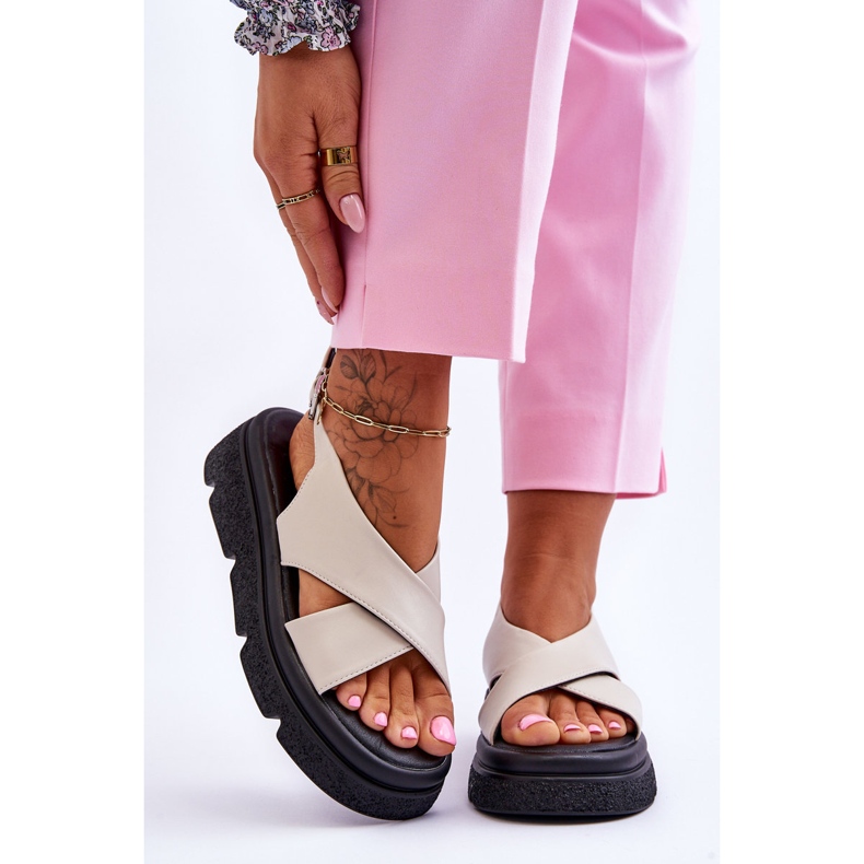 PE1 Modische beige Chester-Plateau-Sandalen 1