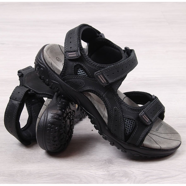 McKeylor 8654 Herrensandalen aus schwarzem Leder mit Klettverschluss 1