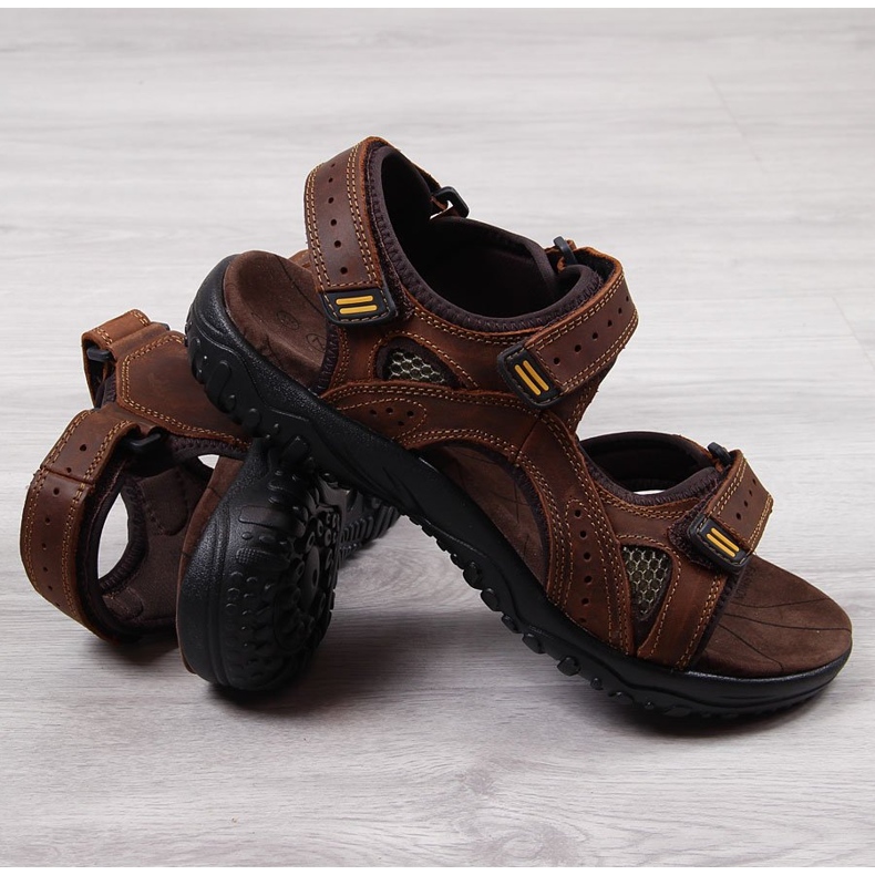 McKeylor 8654 Herrensandalen aus braunem Leder mit Klettverschluss 1
