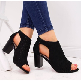 Damensandalen mit Klettverschluss schwarz Sabatina 7802 1