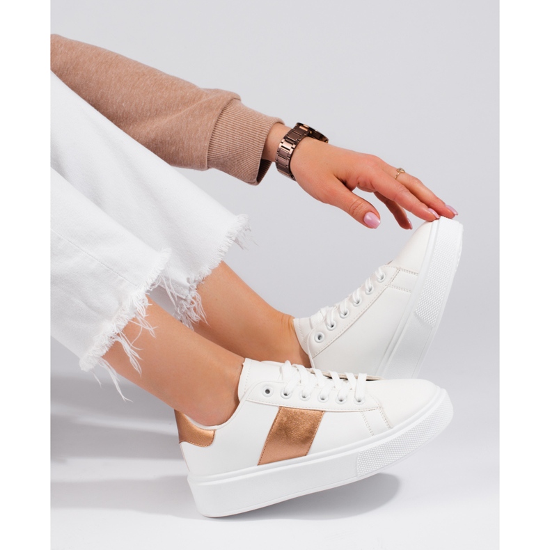 Weiße Damen-Sneakers auf der Shelovet-Plattform 2