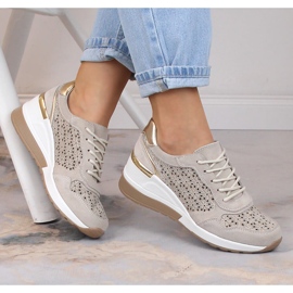 Damenschuhe aus Leder und Wildleder auf einem beige durchbrochenen Keil Filippo DP4669 1