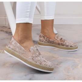 Bequemer durchbrochener Damen-Slipper in Rotgold Rieker L7852-31 golden 1