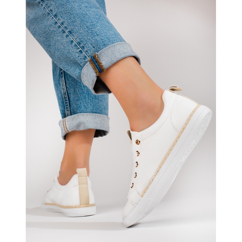 Weiße klassische Damensneaker von Shelovet 2