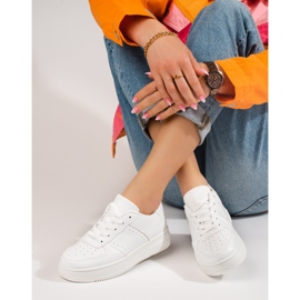 Weiße Sportschuhe von Shelovet mit dicker Sohle 2