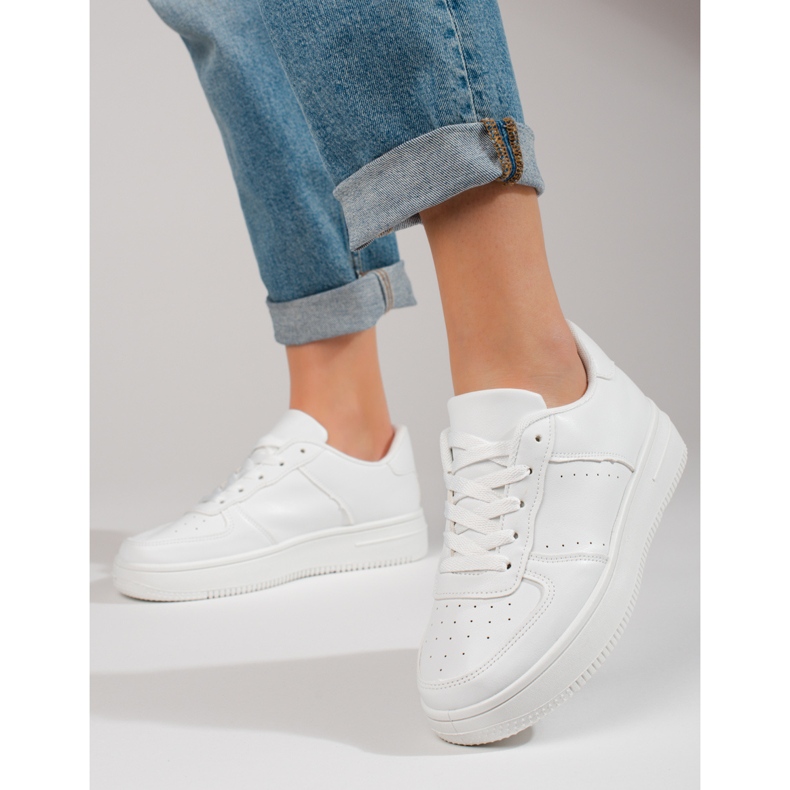 Weiße Sportschuhe von Shelovet mit dicker Sohle 1