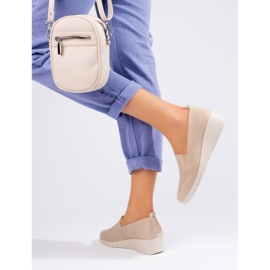 Hellbeige Keilschuhe aus Stoff von Shelovet 2