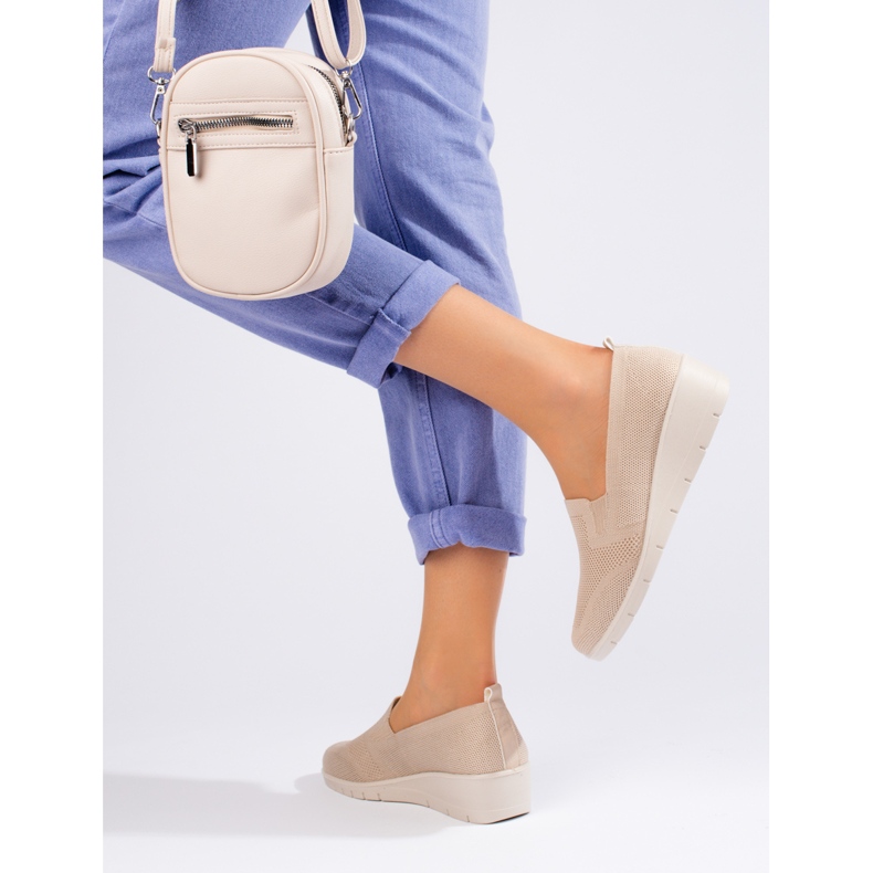 Hellbeige Keilschuhe aus Stoff von Shelovet 2