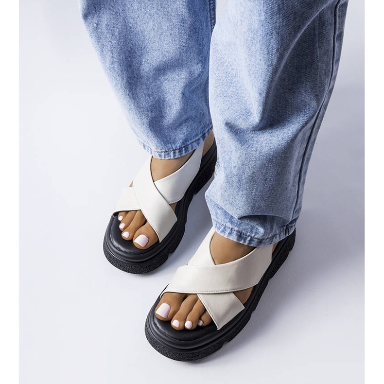 Evento Beige Plateausandalen von Oakway 1