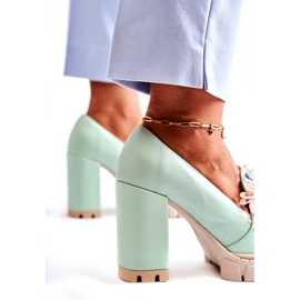Inna Frauenpumpen mit einer glatten grünen Verzierung 3