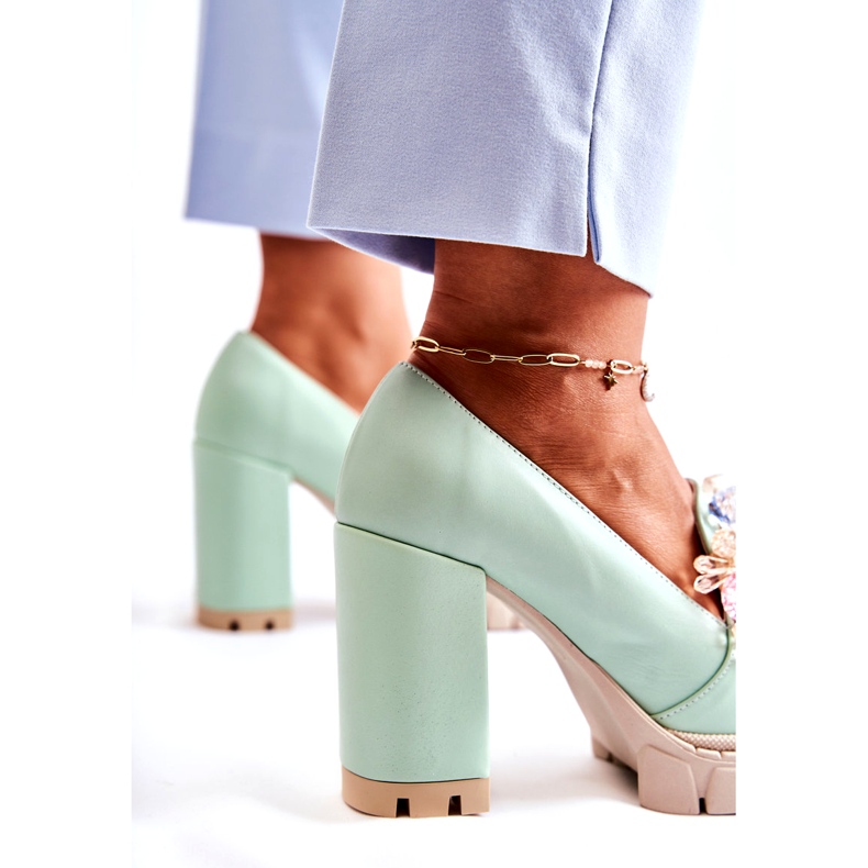 Inna Frauenpumpen mit einer glatten grünen Verzierung 3