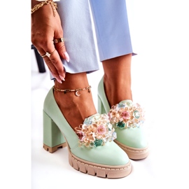 Inna Frauenpumpen mit einer glatten grünen Verzierung 4