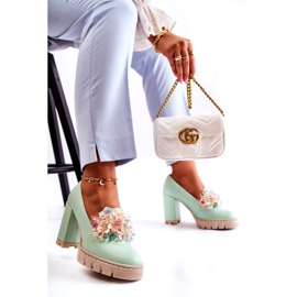 Inna Frauenpumpen mit einer glatten grünen Verzierung 5