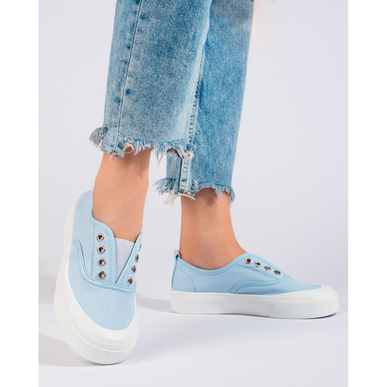 Blaue Slip-on-Sneaker mit Plateausohle von Shelovet 2