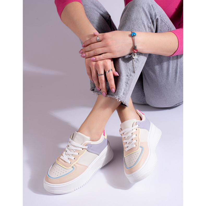 Mehrfarbige Turnschuhe auf einem dicken Shelovet-Plateau beige 2
