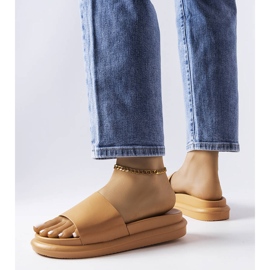 Braune Plateausandalen von Paquette 1