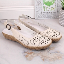 Leder bequeme durchbrochene Sandalen beige Rieker 44861-60 1