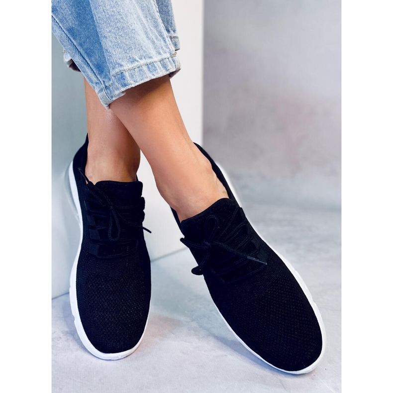 BM Kessi Schwarze Socken Sportschuhe 1