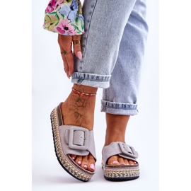 Damensandalen auf einer verzierten Plattform Grey Joyce grau 1