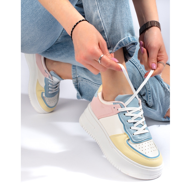 Mehrfarbige Turnschuhe auf einem dicken Shelovet-Plateau rosa 1