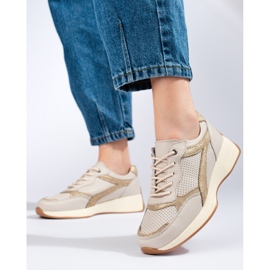 Beige Turnschuhe aus Leder auf der Shelovet-Plattform 1
