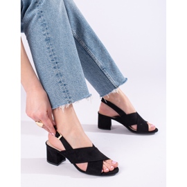 Schwarze Sandaletten aus Wildleder von Shelovet 1