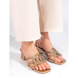 Elegante goldene Damenpantoffeln von Shelovet auf der Post 1