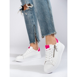 Klassische weiße Sportschuhe von Shelovet für Damen 1