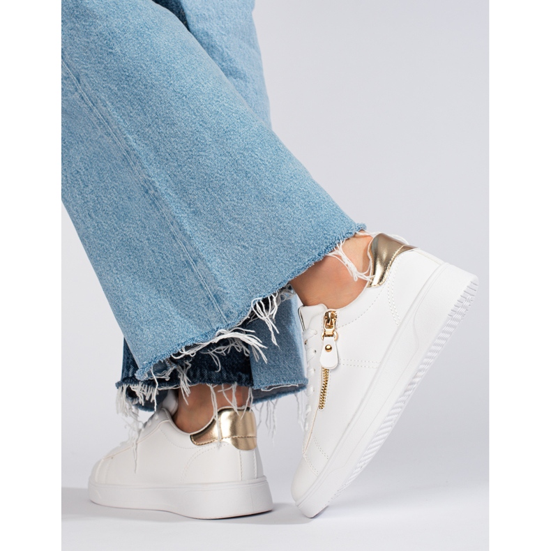 Klassische weiße Sportschuhe von Shelovet für Damen 1