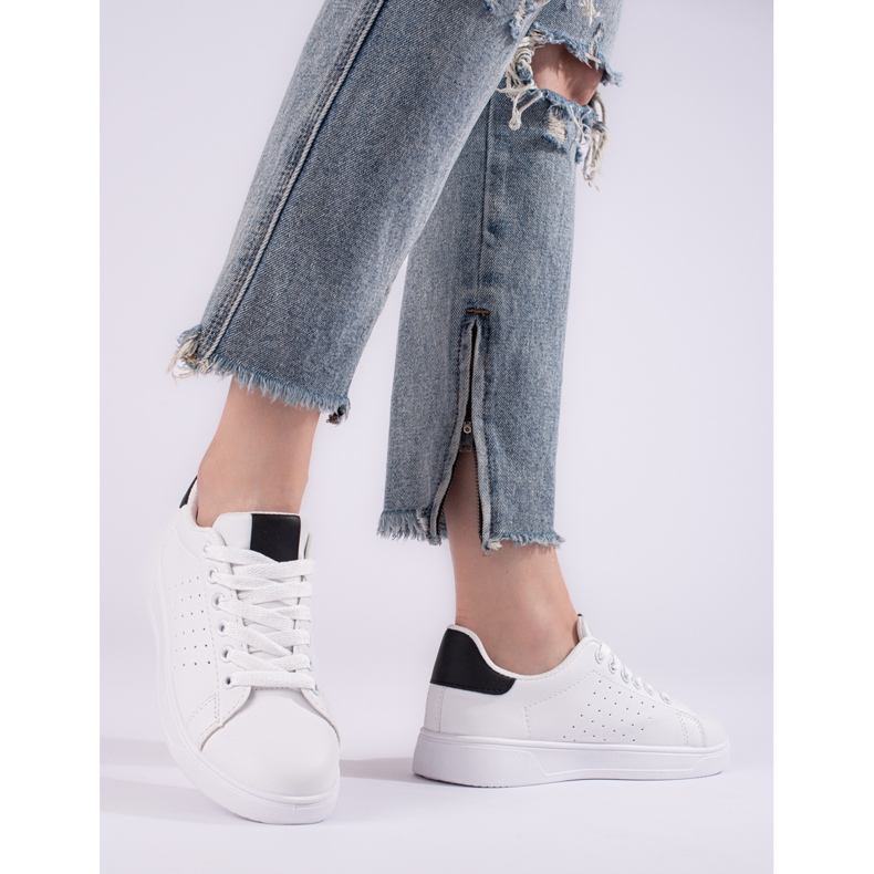 Weiße Sportschuhe für Damen von Shelovet 1