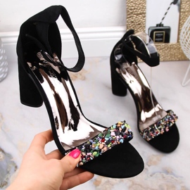 Damensandalen aus Wildleder auf einem Pfosten mit schwarzen Perlen Vinceza 17259 1