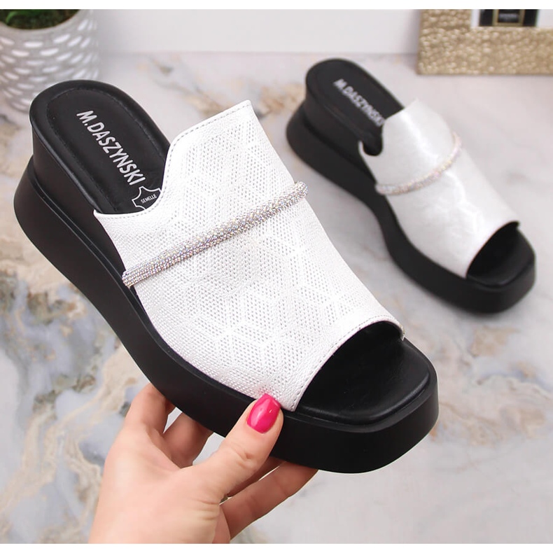 M. DASZYŃSKI Silberne Keilsandalen für Damen M.Daszyński SA209-2 1