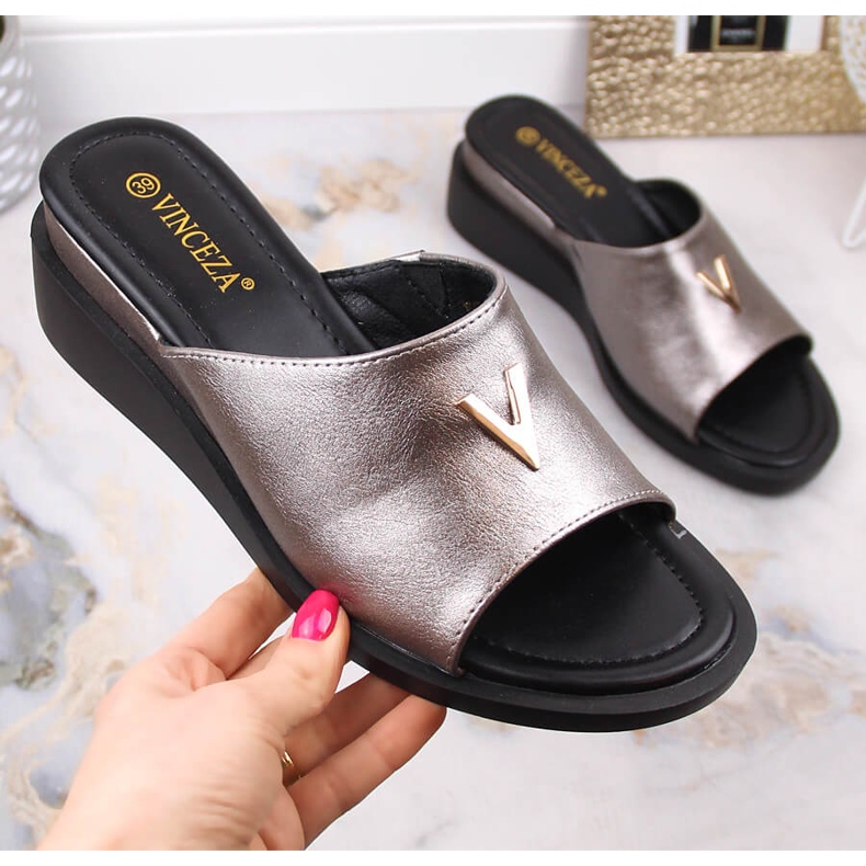 Damen-Keilsandalen mit elastischem Metallic-Silber Vinceza 17247 silber- 1